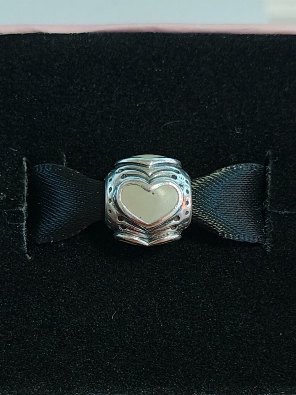 Authentic Pandora Light Grey Enamel Hearts Charm – 790591EN26 Sterling Silver - Picture 3 of 9